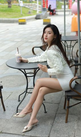 [IESS异思趣向] 耽丝 220419小宝的白色包臀裙 [87P]