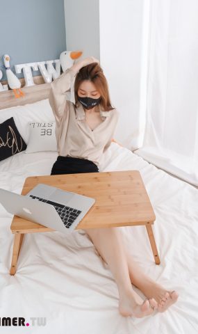 Limerence原创 NO.051 語葳女神 OL 床上办公 极品嫩足桌下露出[103P]