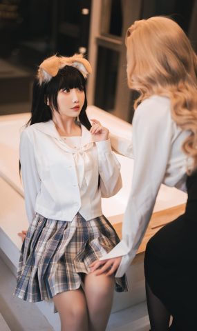 COS福利rioko凉凉子&面饼仙儿 女上司双人版 [16P]