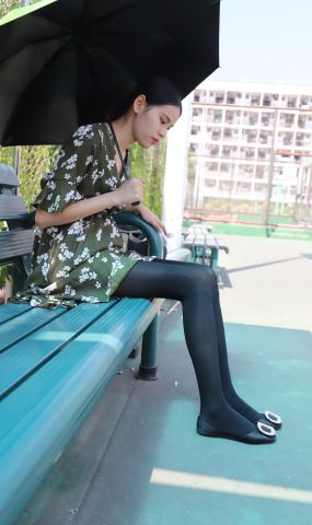 大西瓜爱牙膏-2019 9月活动 模特2（二） 黑丝碎花裙 (3) [70P]