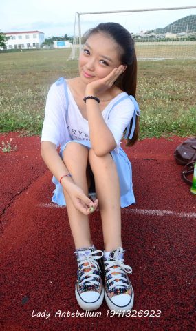 [战前女神] 美腿镁足精品摄影套图 005 [73P]