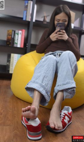 [只糖棉袜] NO.129 冬冬 红与白里的牛仔裤温暖时光 [258P]