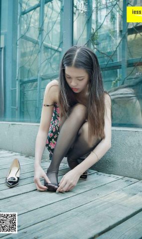 [IESS异思趣向] 2017.12.14 丝享家125：《小碎花与黑丝》七七 在现浏览