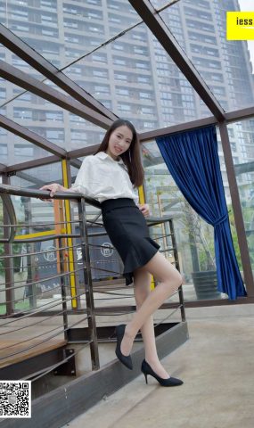 [IESS异思趣向] 2018.01.07 丝享家142：《软妹肉丝小细腿》新模 在现浏览