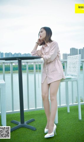 [IESS异思趣向] 2018.01.11 丝享家145：君君《运动风高跟肉丝》 在现浏览