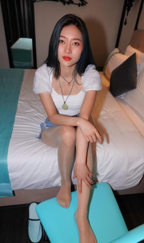 魔镜街拍 NO.168 超极品肉丝仅身牛仔热裤[100P]