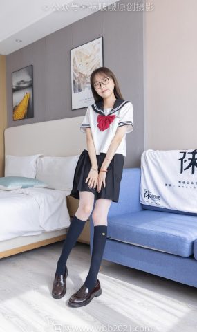 [BoBoSocks袜啵啵]NO.530 稚予-皮鞋、高跟鞋、深蓝色小腿棉袜、油亮白丝油亮肉丝、jk至服[110P]