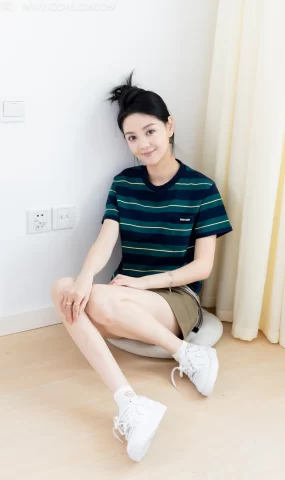 勿恋传媒 NO.2581 小熊-板鞋、白棉袜、裸足[150P]