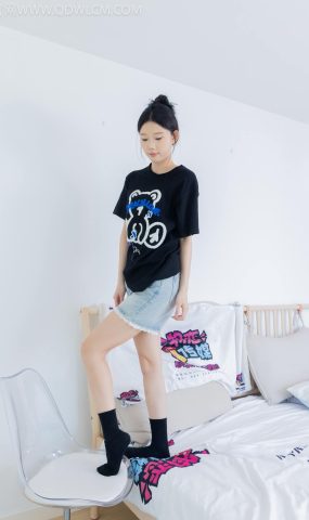 勿恋传媒 NO.2324 小竹-匡威帆布鞋、白棉袜、黑棉袜[94P]