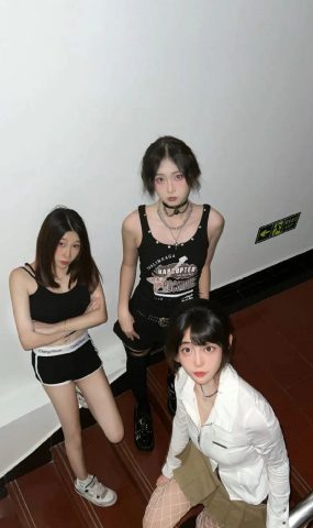 脚模面试脸足同框套路系列-009-11号-166 94 37举牌 踩屏 身材展示[15P]