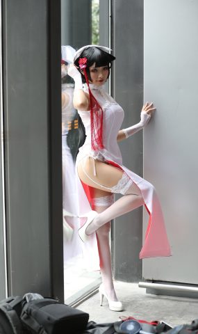 精选街拍作品 NO.1720 辉辉街拍作品 – 极品高开衩旗袍白色丝袜美腿美眉[62P]