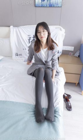 [BoBoSocks袜啵啵]NO.210 小甜豆-皮鞋、厚灰丝、ol装[140P]
