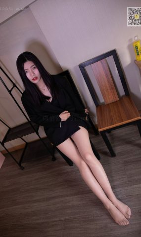 [LSS山茶摄影] NO.306 每天上班都要穿袜子 [93P]