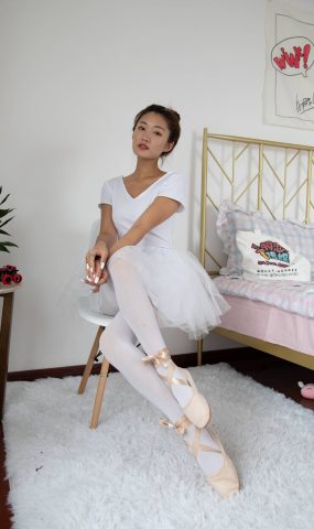 勿恋传媒 NO.497 言言-旋转的梦[144P]