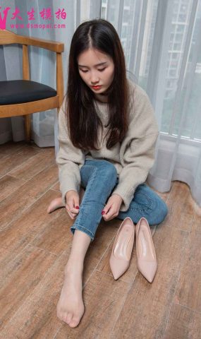 [大生模拍] No.158 悠悠裤内有丝 在现浏览