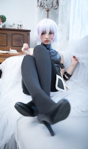 神楽坂真冬 絶対服従