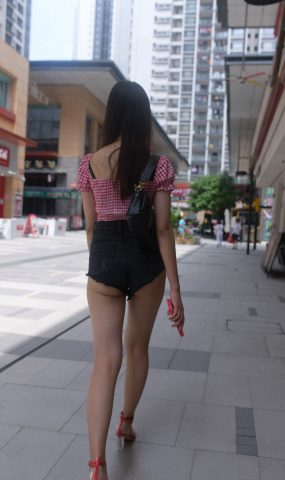 唯美街拍 NO.687 黑色热裤大长腿小解解（二） [85P]