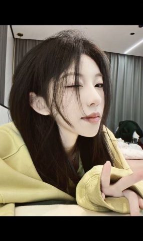 脚模面试脸足同框套路系列-010-12号-黑丝踩屏秀脚 主播[4P]