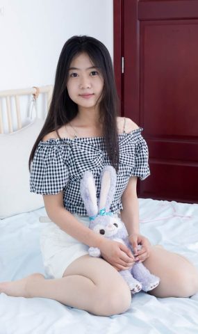 勿恋传媒 NO.2484 芋头-三双高跟凉鞋、薄肉丝、裸足[151P]