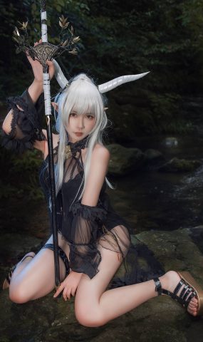 麻花麻花醬 – 明日方舟 閃靈泳裝[20P]