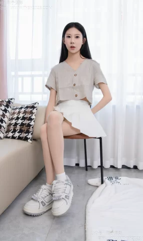甜予摄影 NO.200 泡芙-板鞋、白棉袜、薄肉丝[130P]