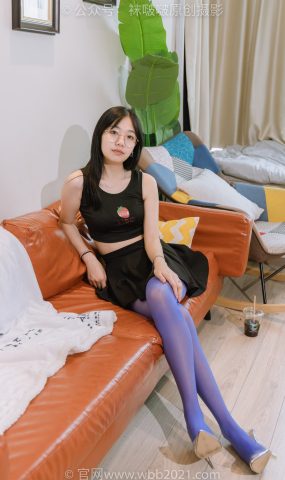 [BoBoSocks袜啵啵]NO.396 小甜豆-两双高跟鞋、油亮黑丝、油亮蓝丝[140P]