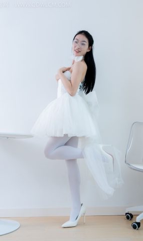 勿恋传媒 NO.2233 小影-小影-高跟鞋、厚白丝[100P]