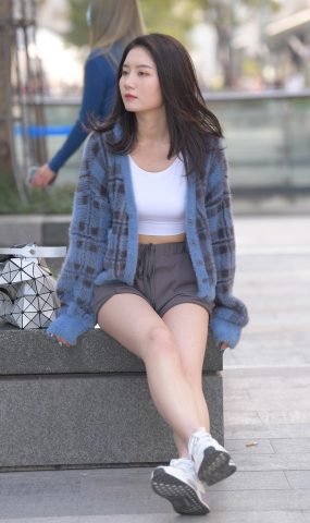 唯美街拍 NO.1074 灰色热裤长腿美女 (6) [84P]