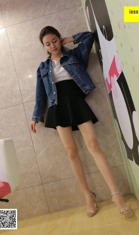 [IESS异思趣向] 2018.04.27 丝享家220：《闪亮一字扣露趾凉鞋》晶晶 在现浏览