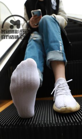 [誉铭传媒]袜足摄影 2020年《10.20 定制作品》[100P]