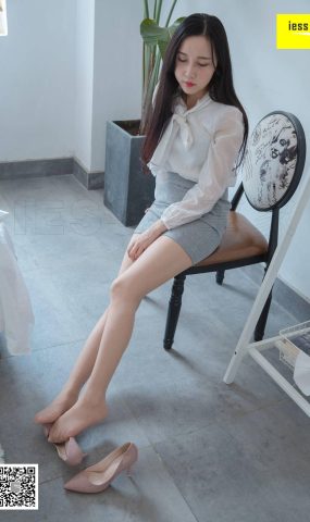 [IESS异思趣向] 2018.09.06 丝享家311：《那微微翘起的曲线》文欣 在现浏览