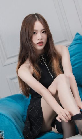 [SSA丝社]超清写真 NO.010 琪琪 长筒黑丝穿丝过程与足尖特写[99P]