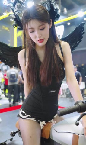 NO.1480 2024 华南电动车展 车模随拍 #小乌苏 黑丝情趣 04[30P]