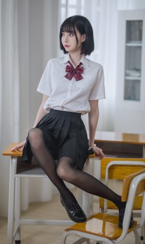 许岚 – 教室jk黑丝[40P]