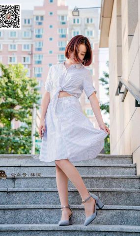 [袜涩写真] VOL.011 肉色丝袜白色连衣裙 在现浏览