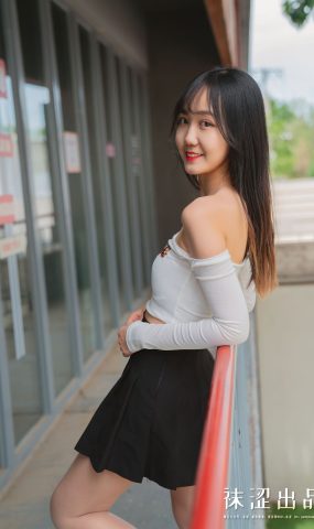 [袜涩写真] VOL.028 脸脸 百褶裙乔11粉蛇 在现浏览