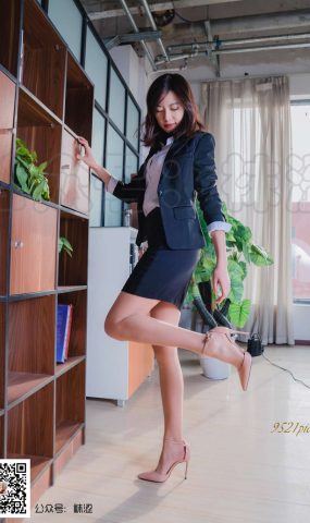 [袜涩写真] VOL.019 乐乐腿神职业装 在现浏览