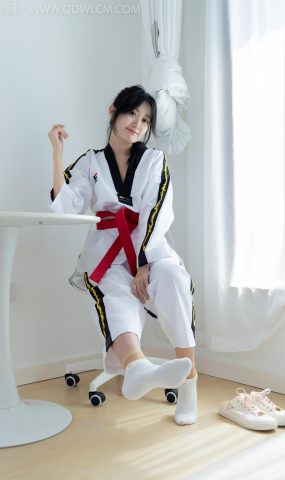 勿恋传媒 NO.1726 小敏-爱的抛物线[160P]