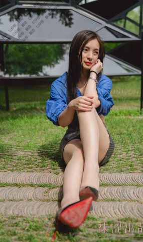 [袜涩写真] VOL.069 空乘小帆3 在现浏览