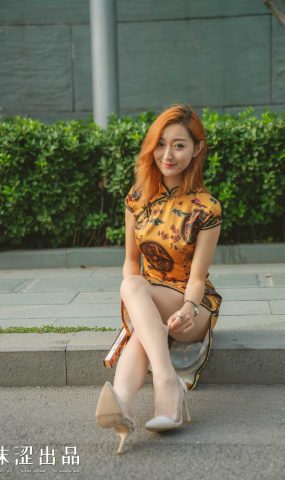 [袜涩写真] VOL.074 刘哈哈-黄袍 在现浏览