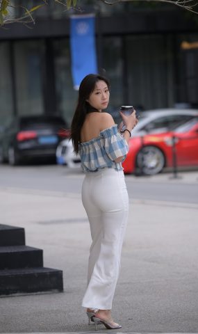 唯美街拍 NO.277 姓感白裤圆润美臀气质少妇（二） [80P]
