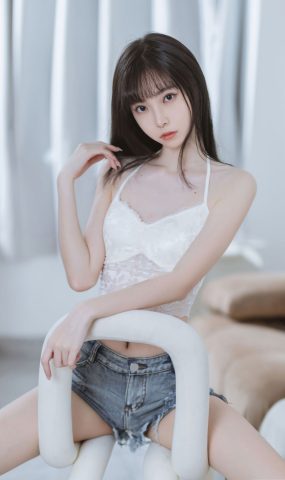 许岚  – 清纯吊带[40P]