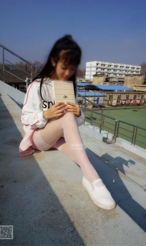 [妖精视觉] NO.054 妮妮 天台白丝 在现浏览