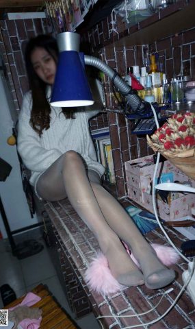 [妖精视觉] NO.124 小茶 XUE妹的【两双丝袜】 在现浏览