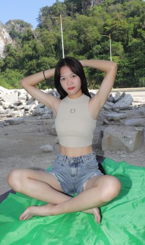 Pary摄影 NO.021 极品美女校花思思全程赤脚拍照后亮出脏脚底 (1）[64P]