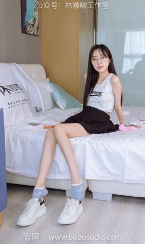 [BoBoSocks袜啵啵]NO.127 稚予-麦昆板鞋、两双自然穿旧棉袜、裸足 [139P]