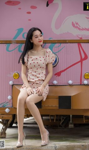 [IESS异思趣向] 2019.10.11 丝享家586：可乐《少女感街拍》在现浏览