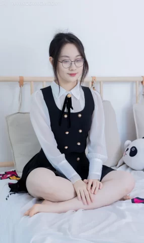 勿恋传媒 NO.2553 小新-皮鞋、厚灰丝、裸足[155P]