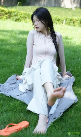 青柠映画 NO.055 – 小小 登山服[156P]