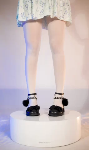 果冻橙子 – 白丝黑高跟[24P]